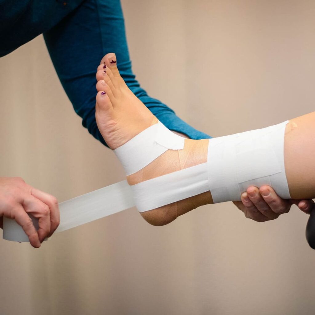 Potītes locītavas pasīvās stabilizācijas metodes sportā